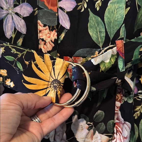 EUC ZARA FLORAL MIDI SHIRTDRESS SIZE L - Picture 8 of 10
